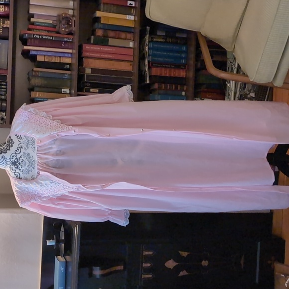 Vintage Pink Ruffle Nightgown and Robe Set - Picture 6 of 10